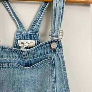 Madewell overall shorts; size small. Great used condition
